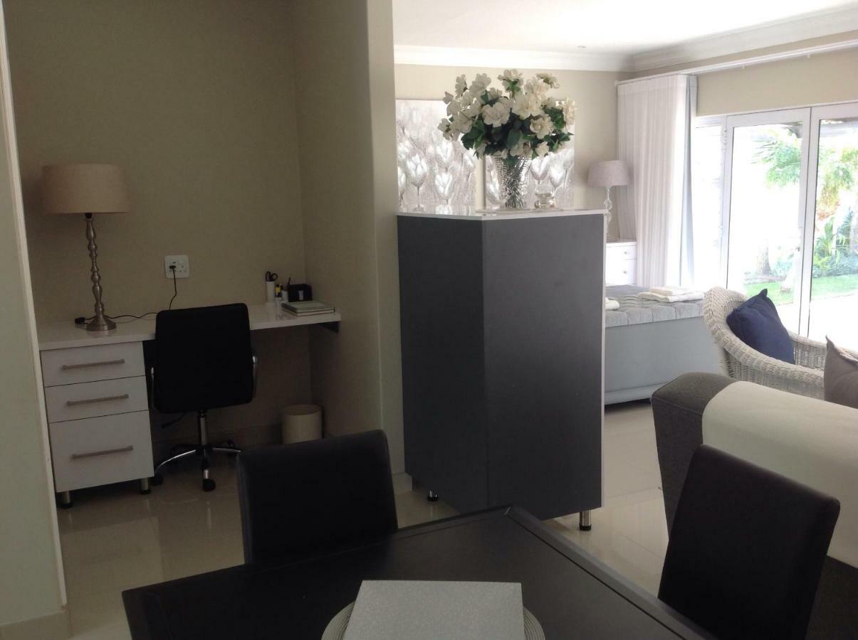 The Studio Apartment Port Elizabeth Luaran gambar